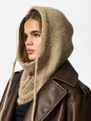 Kuschelige Balaclava „gldNAMBI“ in Beige