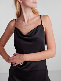 Kurzes Kleid "gldDOTTEA" in schwarz