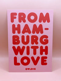 Postkarte "gldFROM HAMBURG WITH LOVE" auf rosa Hintergrund