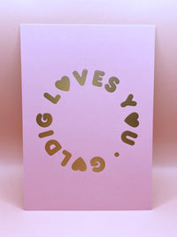 Postkarte "gldGOLDIGLOVESYOU" mit rundem Schriftzug