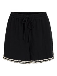 Short "gldMANDA" in Black Beauty