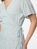 Hellblaues Wickelkleid "gldTALA" aus Viskose
