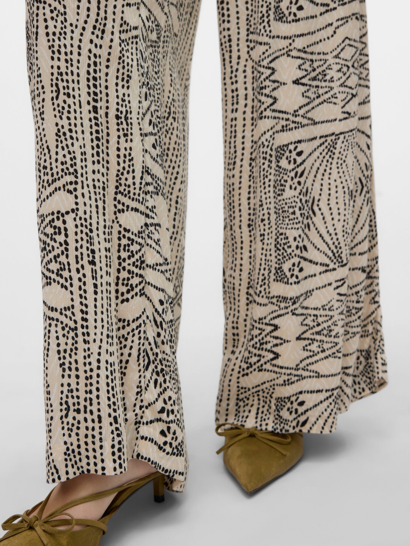 Weite Hose "gldMENNY" aus LENZING™ ECOVERO™ Viscose