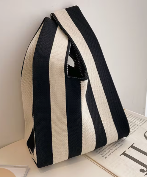Gestreifte Handtasche „gldNOELA“ in zwei Farben