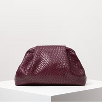 Clutch „gldBELLA“ aus Kunstleder in Bordeaux