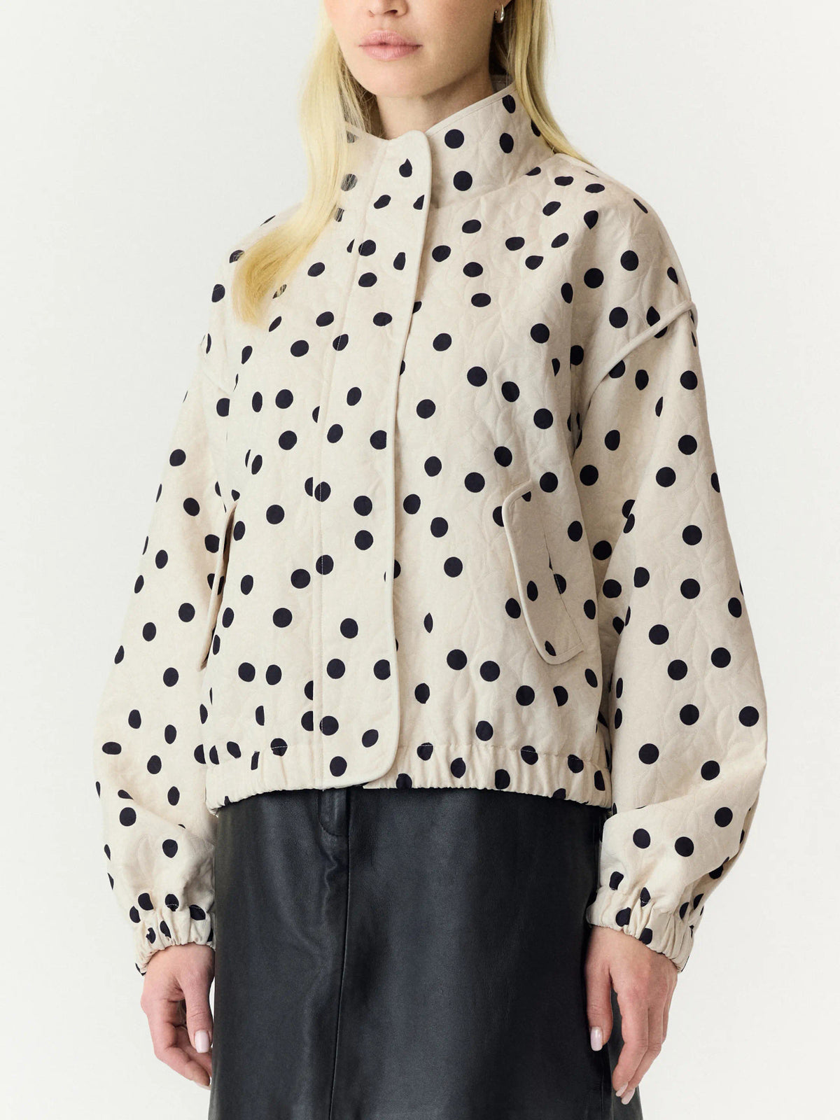 gldFIPA in Pristine Black – Detail