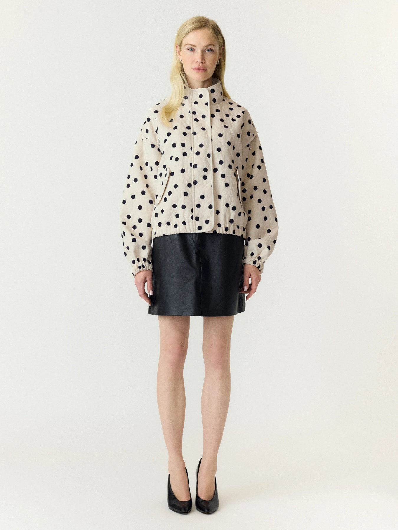 gldFIPA in Pristine Black – Vorne