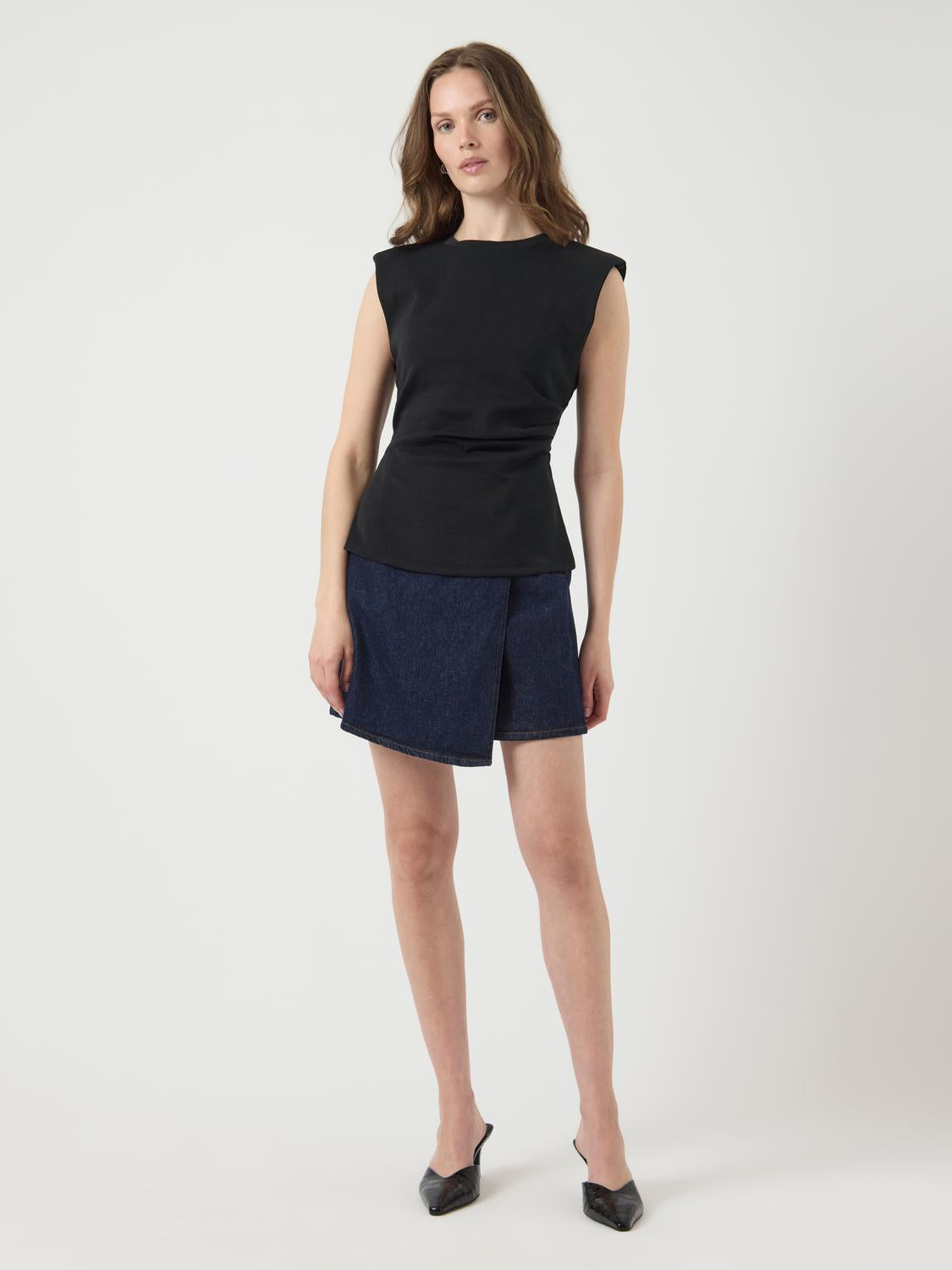 Top "gldPINA" in Black mit Schulterpolstern