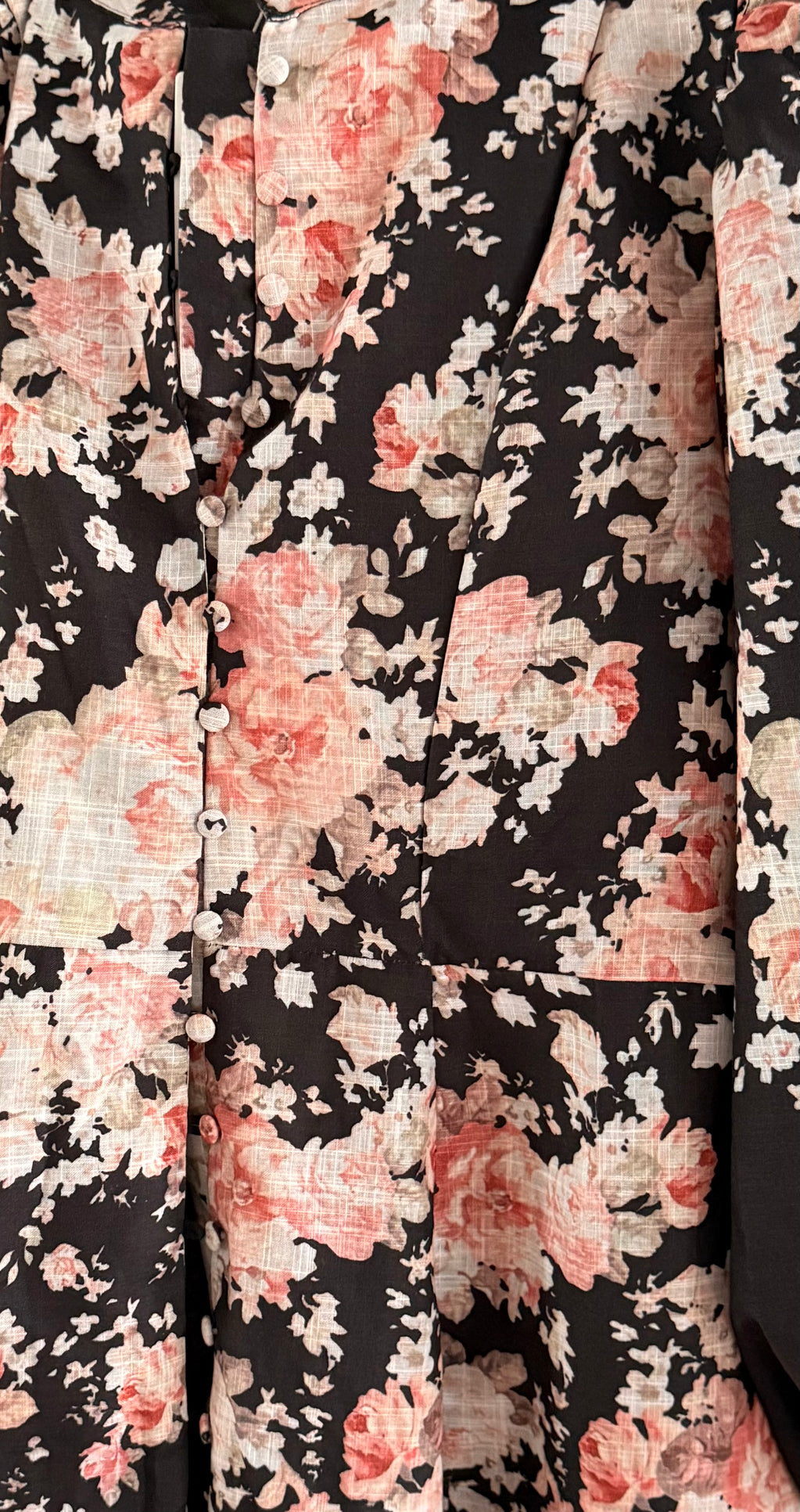 Kurzes Kleid "gldMARIANNA" mit zauberhaftem Blumenprint in schwarz