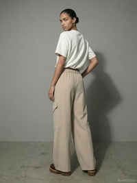 Cropped-Top "gldINA" in Cloud Dancer