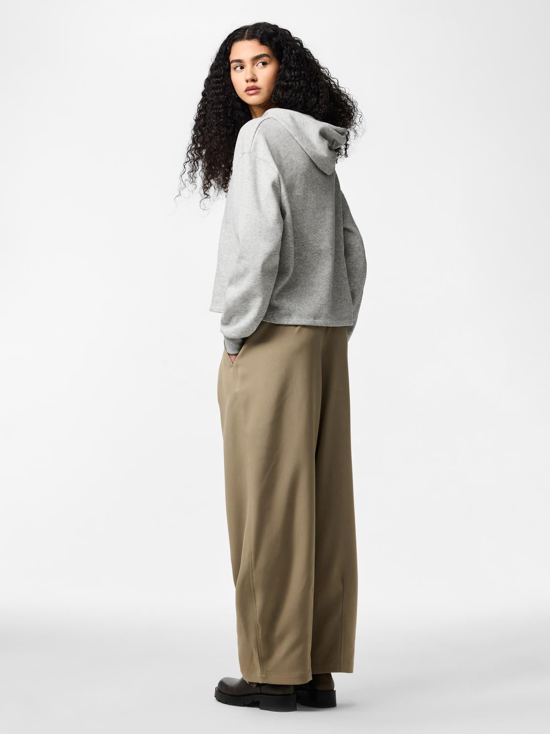 Barrel-Pants "gldOLIVIA" in Greige