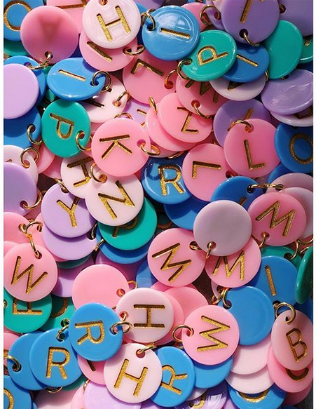 Buchstaben-Coins aus Acryl