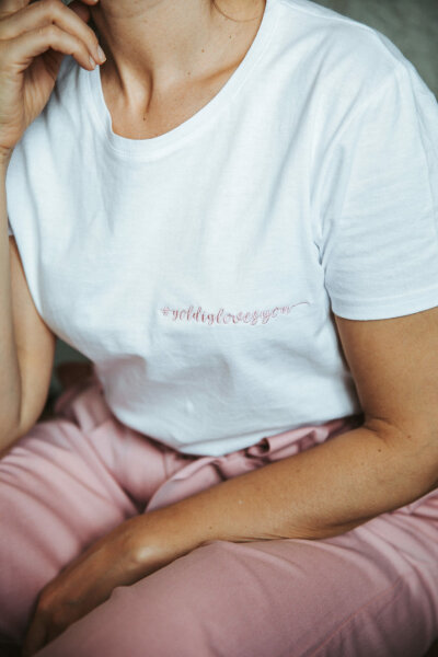 Schlichtes &quot;gldGOLDIGLOVESYOU&quot; T-Shirt