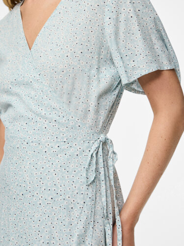 Hellblaues Wickelkleid &quot;gldTALA&quot; aus Viskose