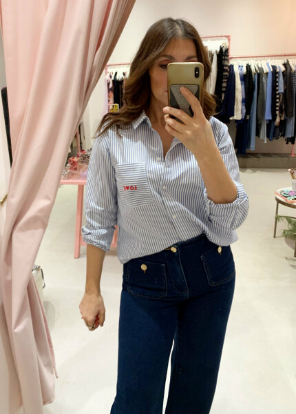 Baumwoll-Bluse "gldIRENE" in blau mit s&uuml;&szlig;er Stickerei